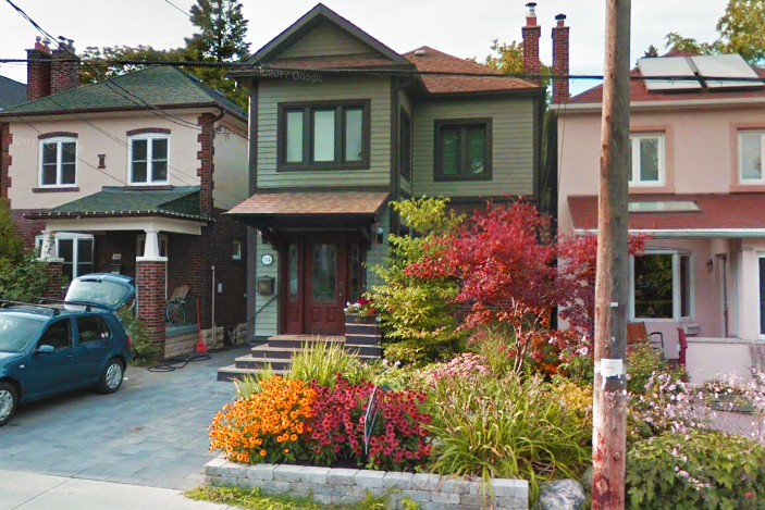 154 Manor Road East For Sale
