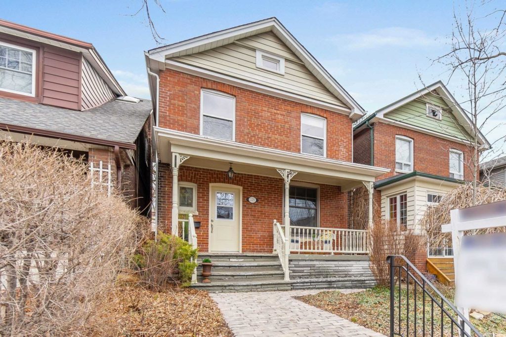 321 Kingswood Road Home