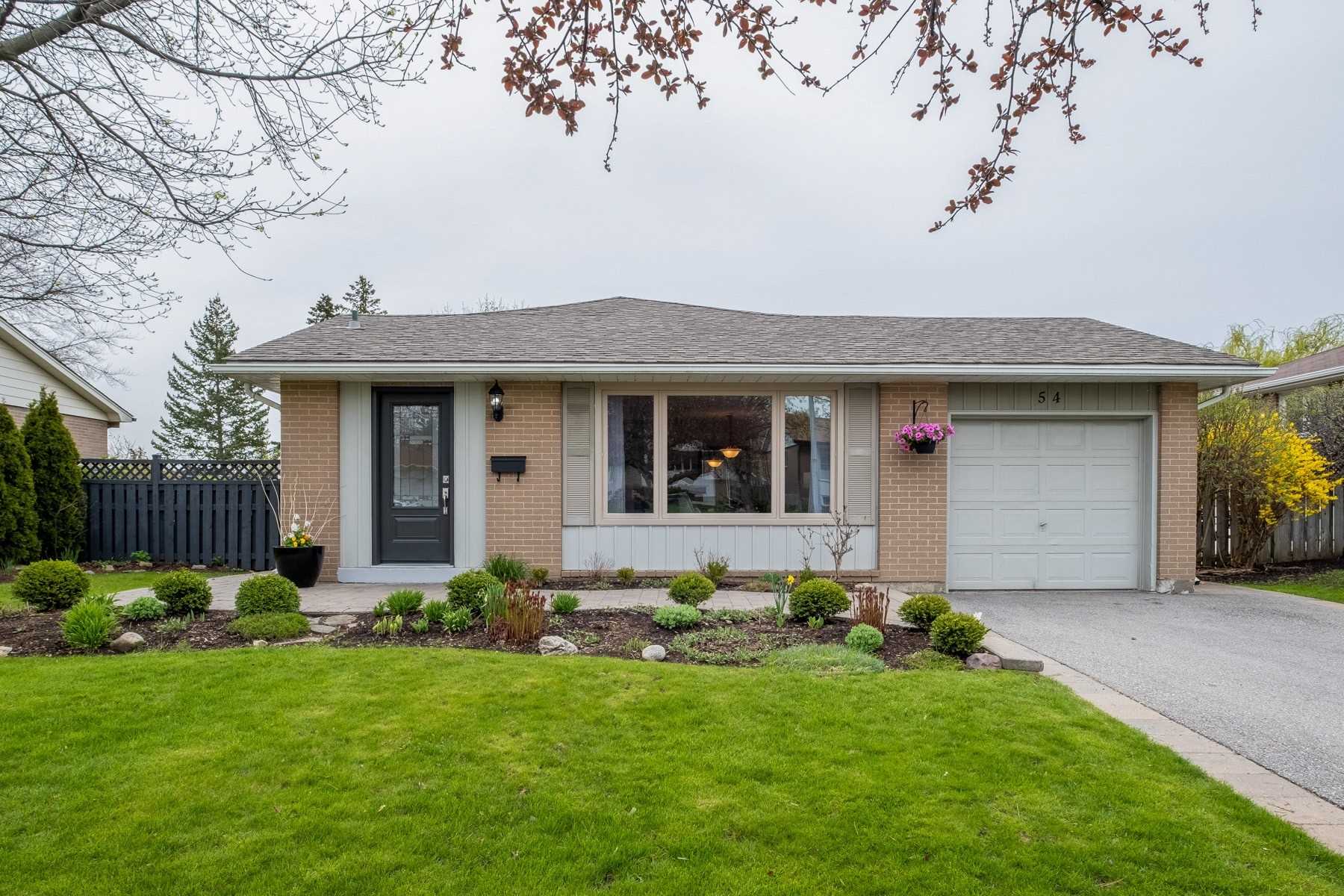 54 Lockton Crescent Peel Village Home DeClute Real Estate