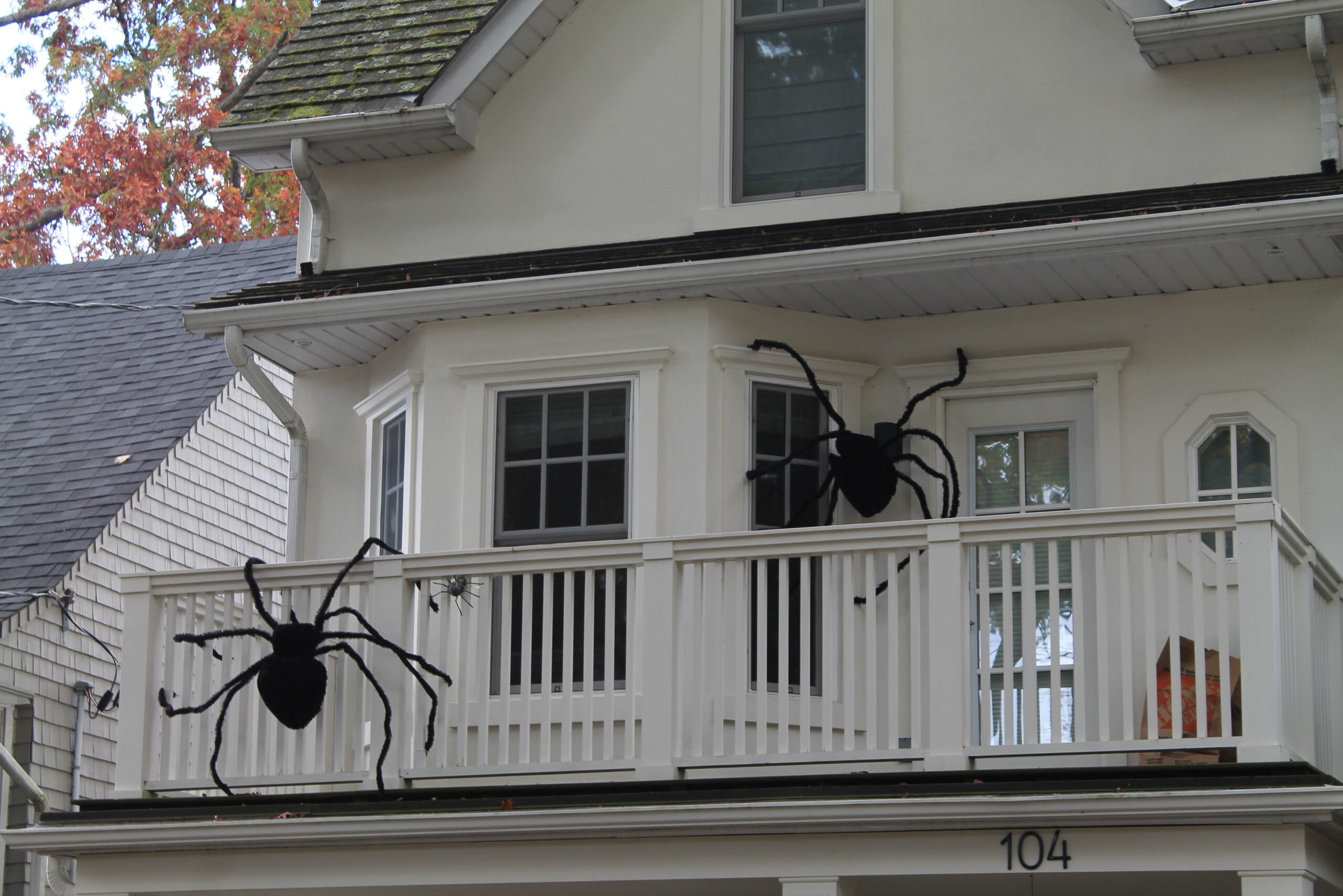 Scary Front Porch Halloween Decoration Ideas