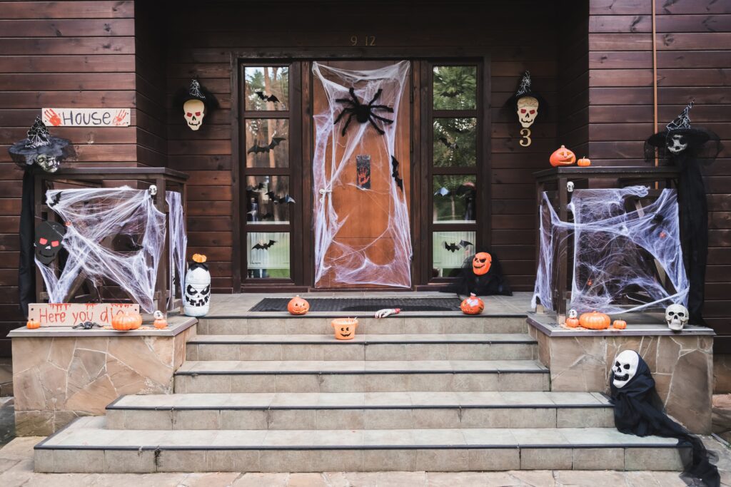 Halloween door decoration ideas​

