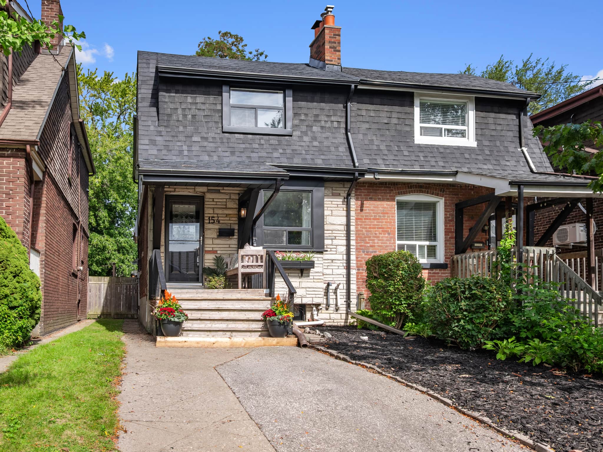 154 Glebeholme Boulevard